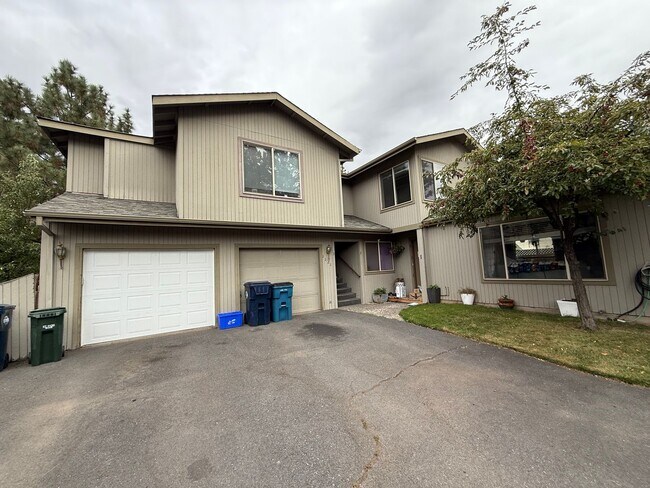 Primary Photo - Spacious Studio Unit Located on Quiet NE B...