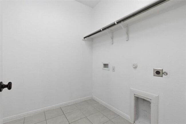 Building Photo - 12900 Cerro Castellan Trace