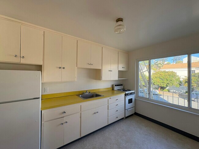 Building Photo - 2901 Cabrillo St