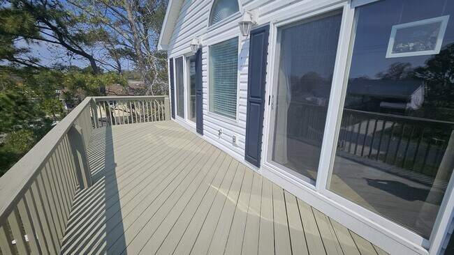 Building Photo - 123 Harbour View Dr