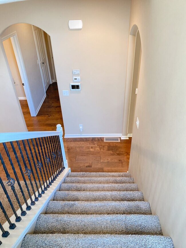 Building Photo - Beautiful & Nearly new SW Chalco area 4 bed Two Story