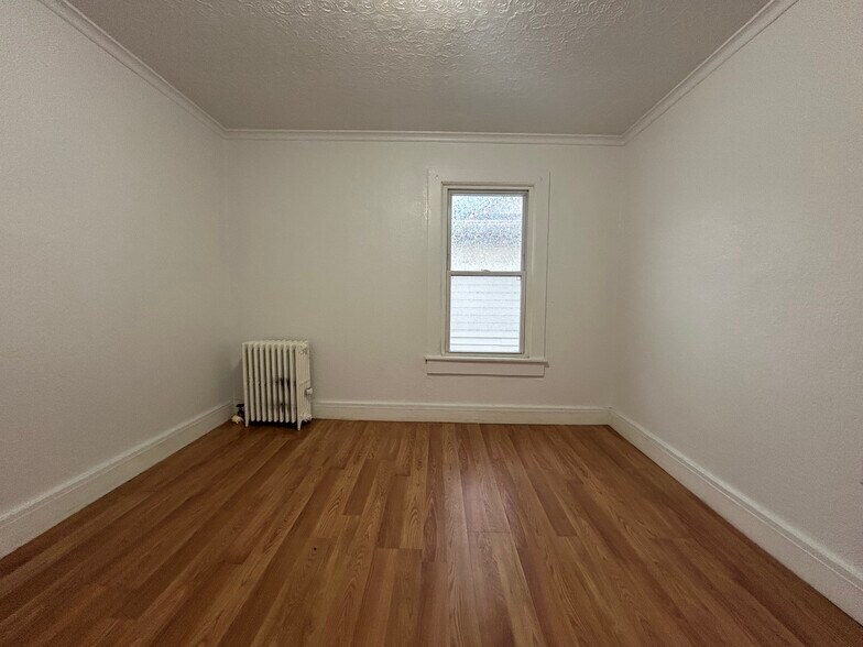 Bedroom3 p1 - 913 Price St