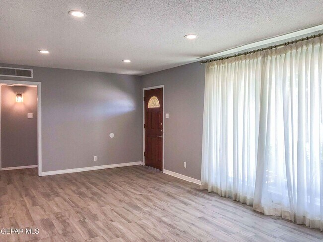 Building Photo - 3032 Orkney Rd