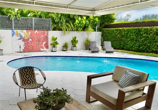 Building Photo - 247 Shore Dr S