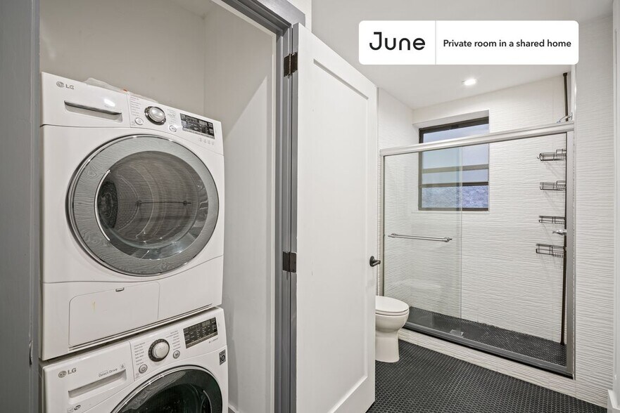 Building Photo - Room in Shared 4 bed/2 bath home