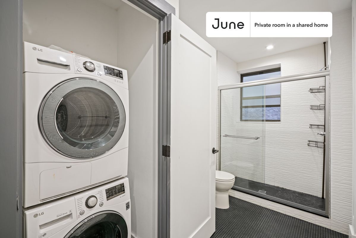 Building Photo - Room in Shared 4 bed/2 bath home