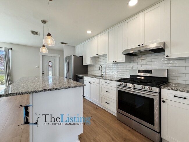 Building Photo - 4501 S Cortez Ave