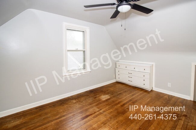 Building Photo - 1357 E 289th St
