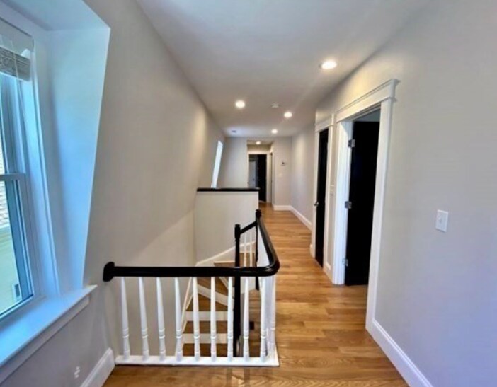 Building Photo - 9 Sherman St