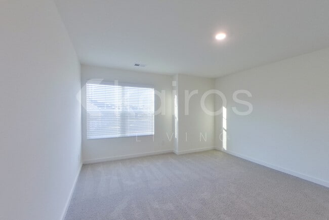 Building Photo - 3912 NE Billie Ln