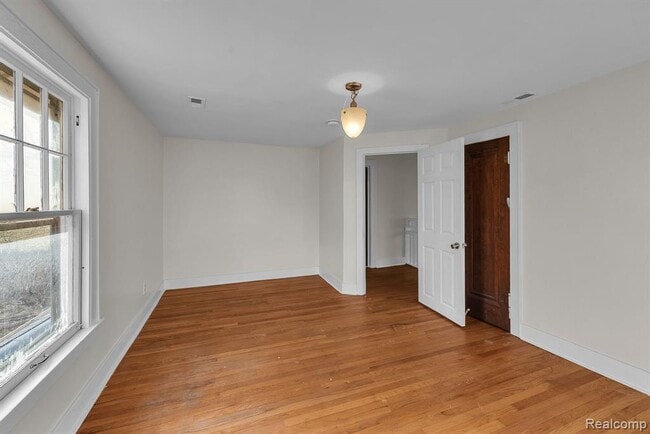 Building Photo - 3524 S Haggerty Rd