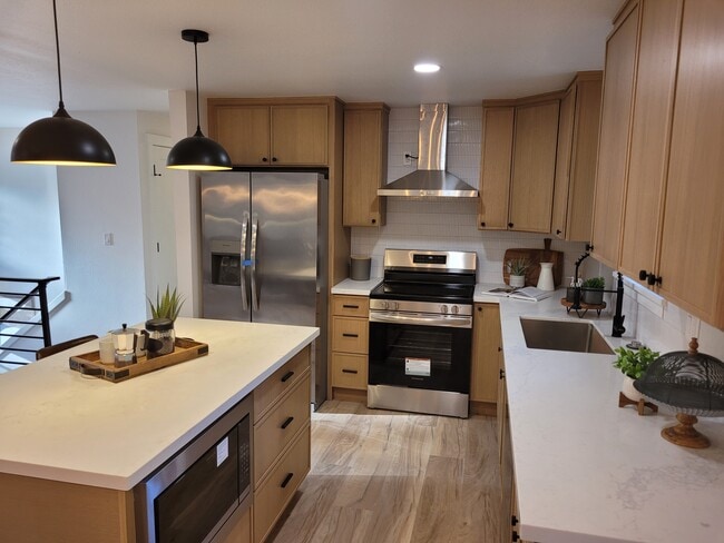 Building Photo - 19229 34th Dr SE