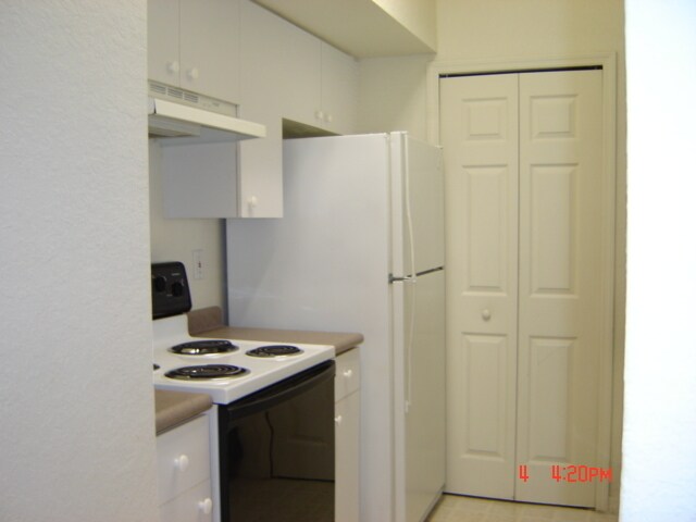 Building Photo - Orlando Park Central Gated Resort Style Co...