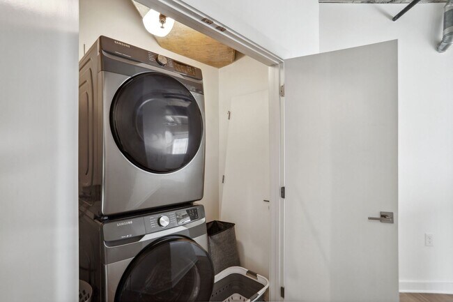 Building Photo - Atlantic Station Luxury