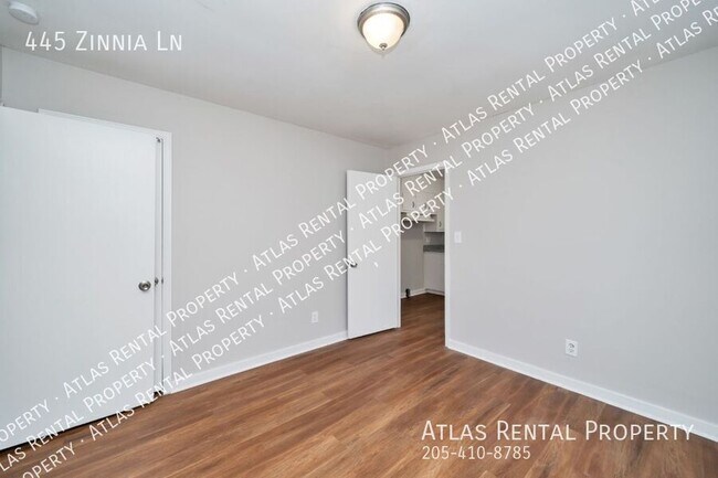 Building Photo - 445 Zinnia Ln