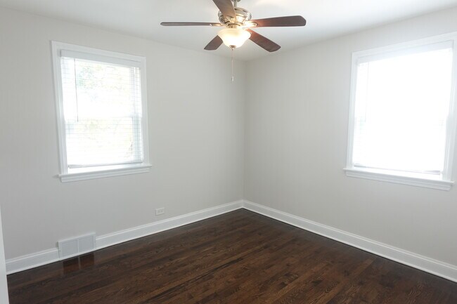 Building Photo - 2247 S 9th Ave