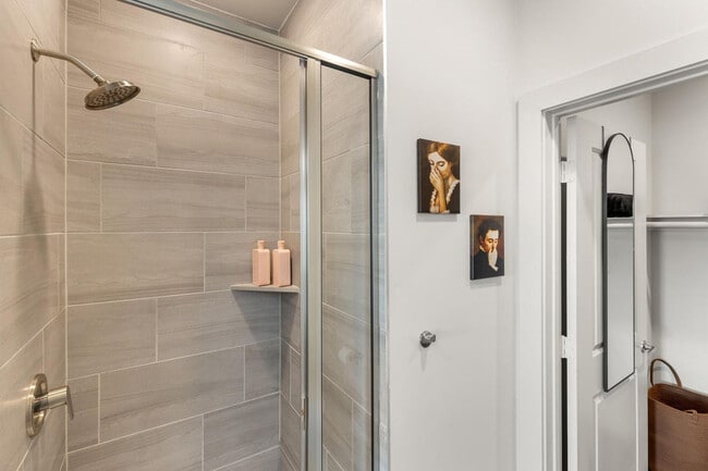 Building Photo - 5820 1/2 Cameron Rd