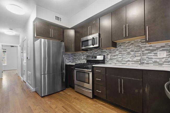 Building Photo - 274 6th St