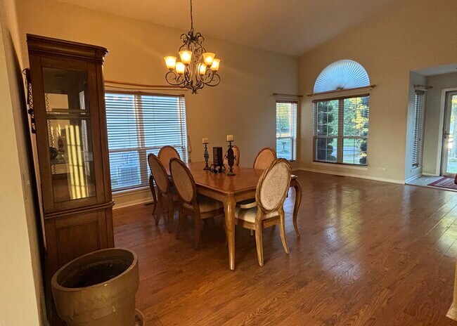 Building Photo - 2081 Litchfield Ln