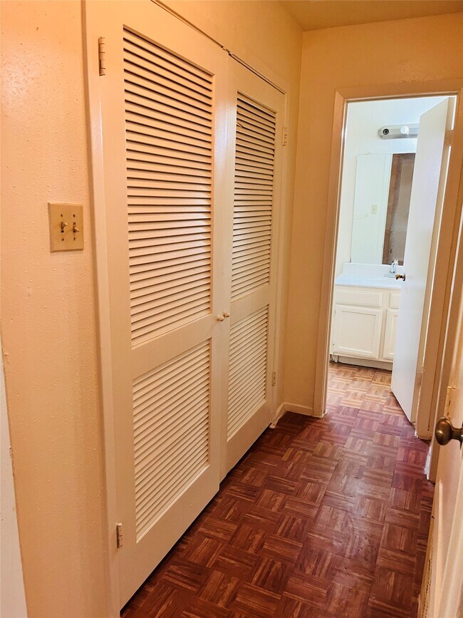 Building Photo - 16633 Gold Ridge Ln