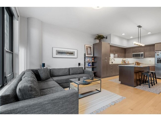 Building Photo - 740 Portland Ave