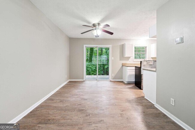 Building Photo - 4326 Dogwood Farms Dr