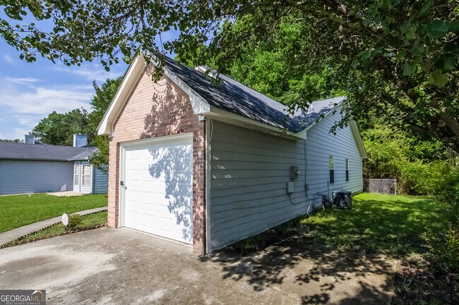 Building Photo - 8057 Fieldstream Way