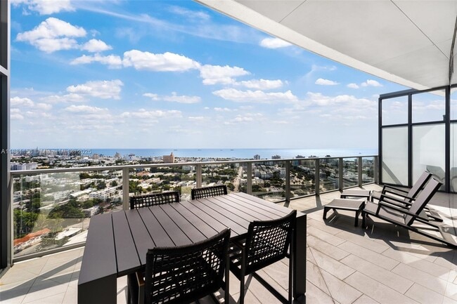 Building Photo - 500 Alton Rd