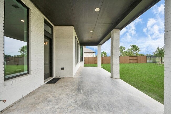 Building Photo - 3927 Shackleton Ct