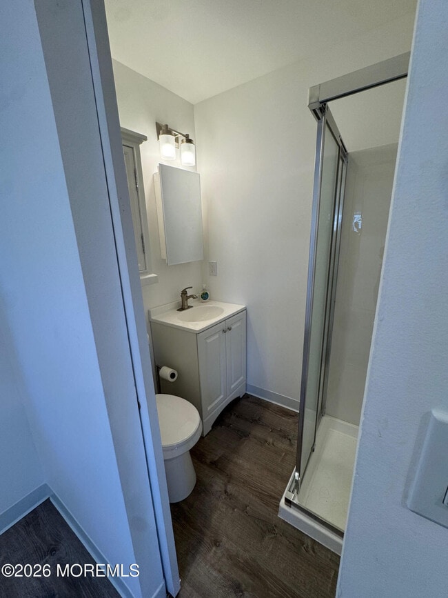 Building Photo - 945 Linden Ave