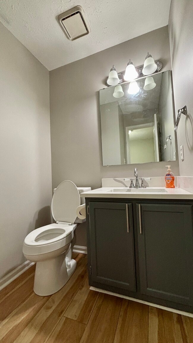 Building Photo - 6086 S Bay Dr