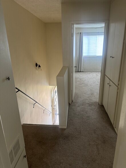 landing on second level - 2014 Nelson Ave