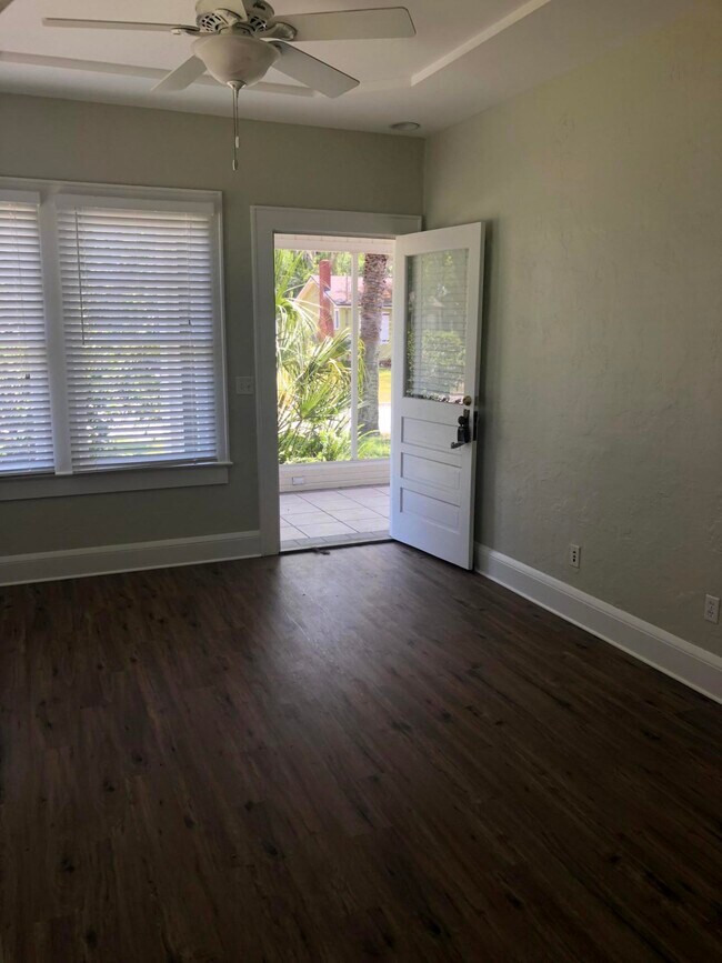 Building Photo - 2068 Camden Ave