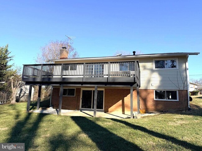 Building Photo - 7815 Bristow Dr