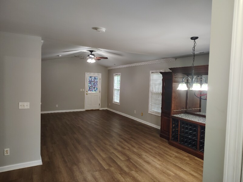 Building Photo - 6001 Mullens Dr
