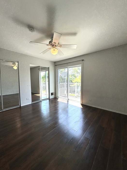 Building Photo - 347 Meadow Green Ln