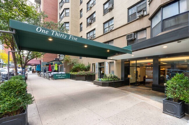 Building Photo - 135 E 54th St
