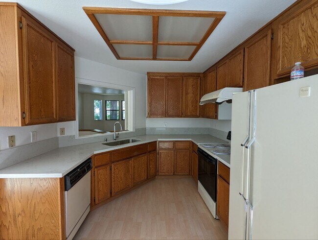 Building Photo - 970 La Mesa Terrace
