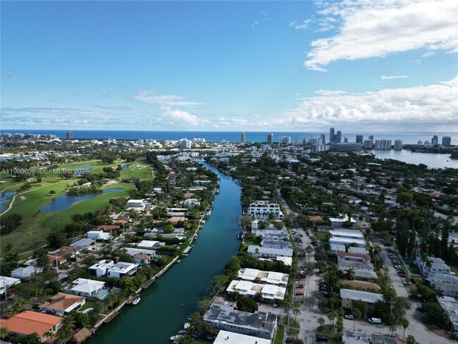 Building Photo - 1965 Calais Dr