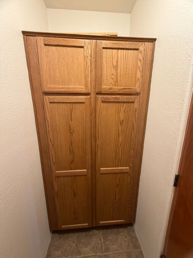 Building Photo - 3-Bedroom House!