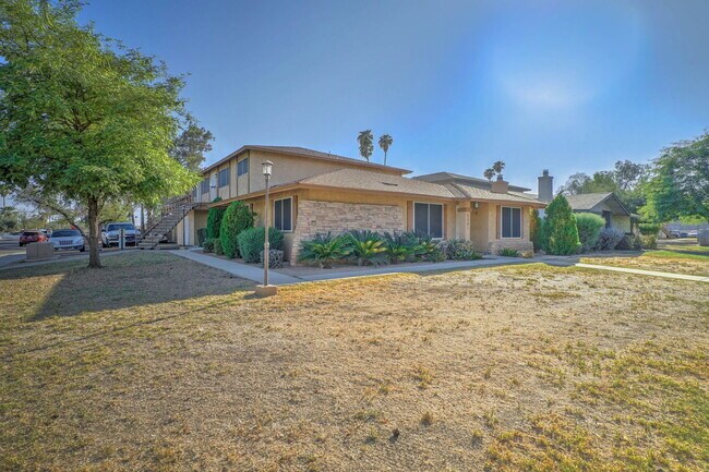 Building Photo - 3301 W Loma Ln