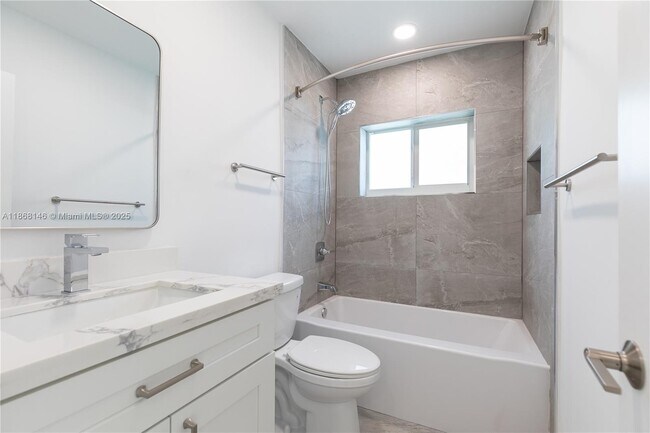 Building Photo - 7003 NW 99th Ave