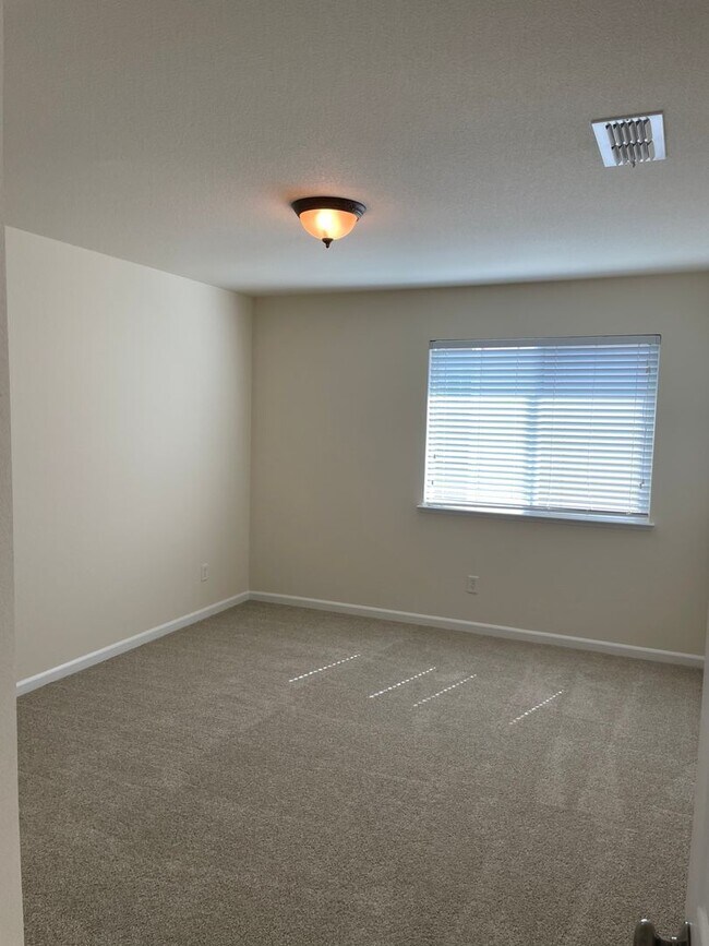 Building Photo - NICE TWO STORY HOME IN WEST ROSEVILLE