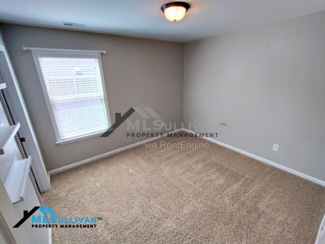 Building Photo - 207 Maple Walk St