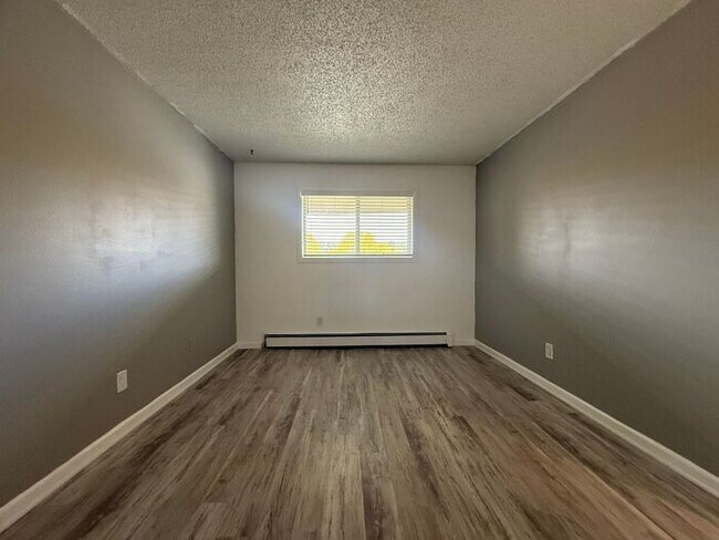 Building Photo - Fully renovated 1-bedroom condo in Norwood!