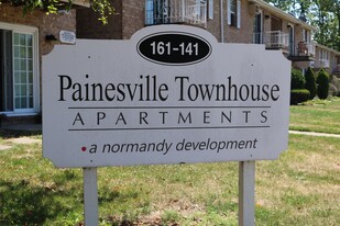 Building Photo - Painesville Townhouse Apartments