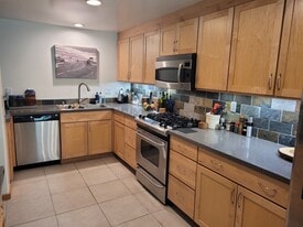 Building Photo - 11946 Dorothy St