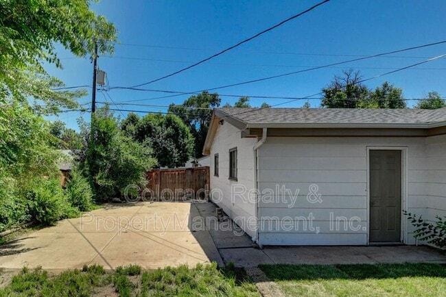 Building Photo - 1736 S Humboldt St