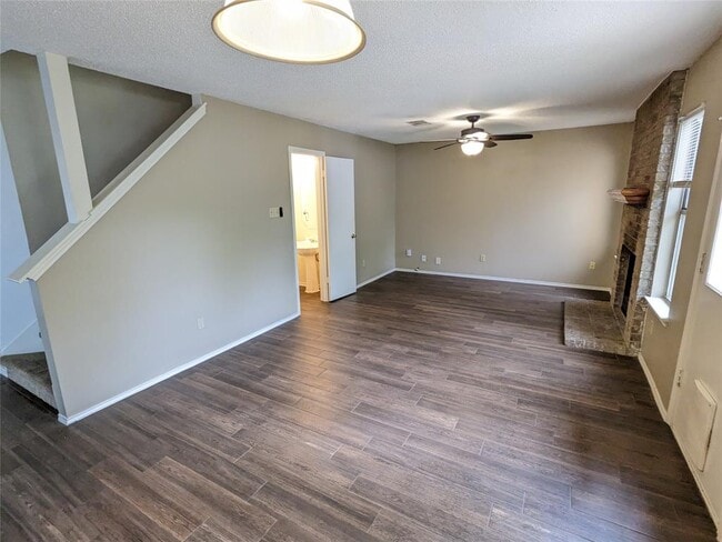Building Photo - 8608 Dandelion Trail
