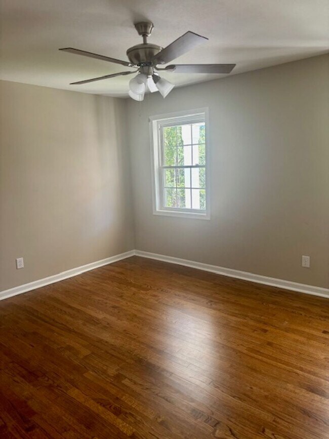 Building Photo - Renovated Hammond Hills Gem